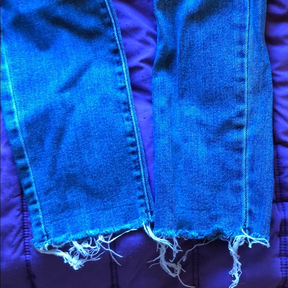 Levi’s 711 Medium Wash Skinny Jeans - Picture 3 of 5